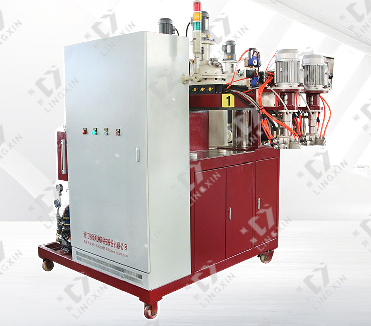 聚氨酯發(fā)泡機(jī)計量泵